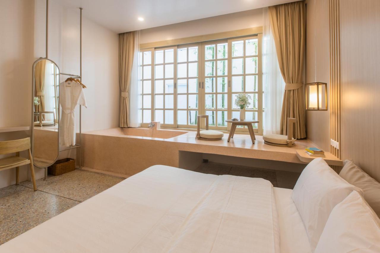 The Elements Boutique House Hotel Phuket Buitenkant foto